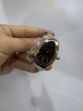 Relógio Bulgari com design sofisticado para revenda no atacado