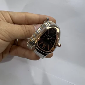 Relógio Bulgari com design sofisticado para revenda no atacado