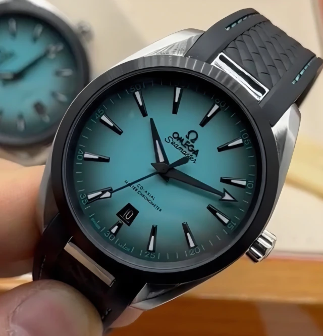 Relógio Omega Seamaster Aqua Terra em destaque para revenda no atacado